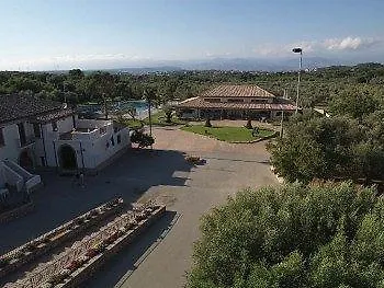 Hotell Feudo Degli Ulivi 4*