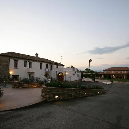 Feudo Degli Ulivi Hotel 4*
