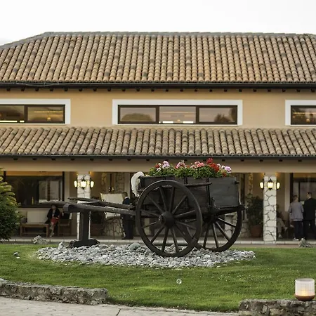 Hotel Feudo Degli Ulivi 4*