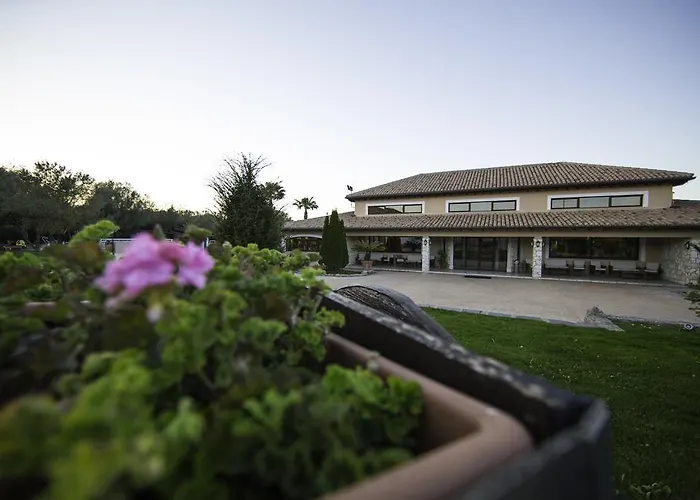 Feudo Degli Ulivi 4* Borgia